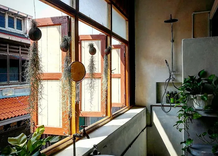Leju 8 樂居 Loft Living With Open Air Bathroom
